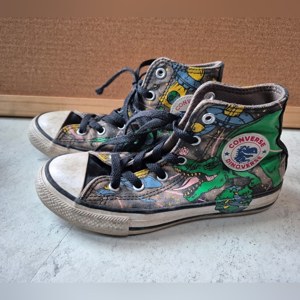 Kids Dino Converse High Tops Chuck Taylor Size 1